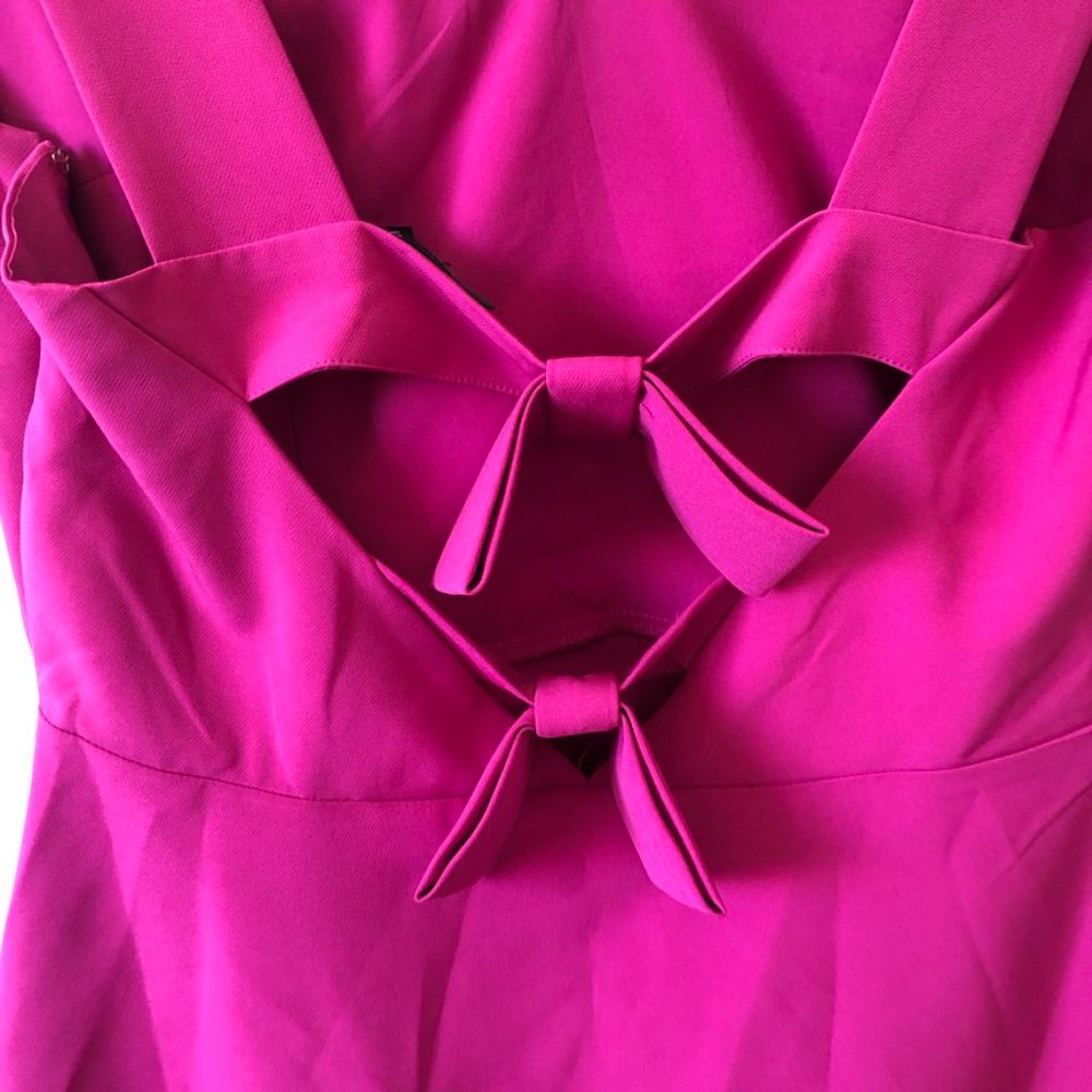 Dynamite Pink Cutout Bow Back Dress Sz Large - Picture 6 of 10